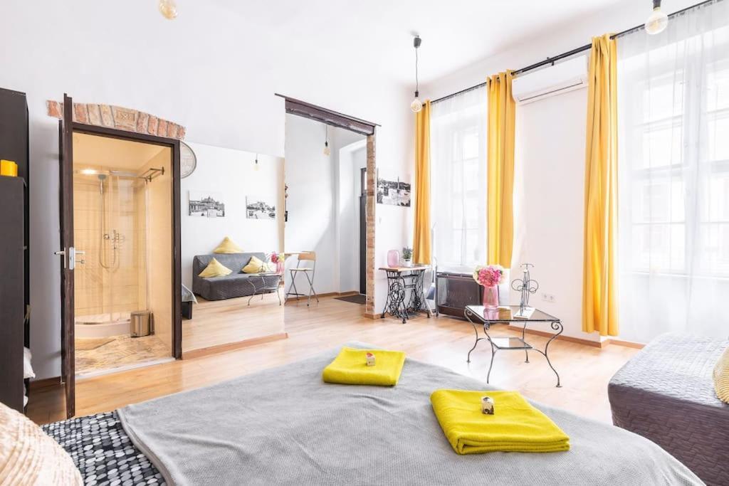 Vintage Style Cozy Downtown Apartment. 부다페스트 외부 사진