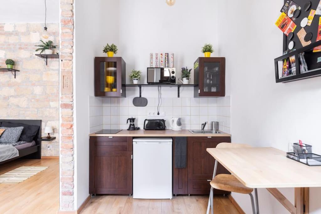 Vintage Style Cozy Downtown Apartment. 부다페스트 외부 사진