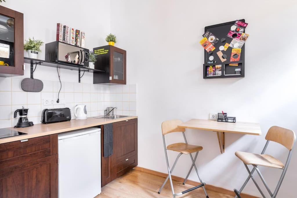 Vintage Style Cozy Downtown Apartment. 부다페스트 외부 사진